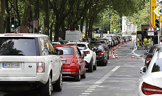 Heinrichsallee - Radwegmarkierung